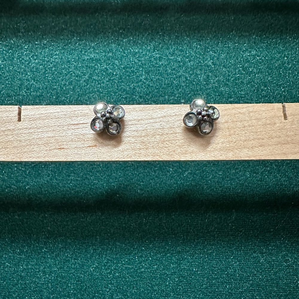 Dogwood earrings